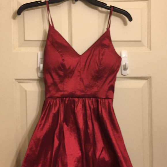 Dresses & Skirts - Dress Red High-low worm once